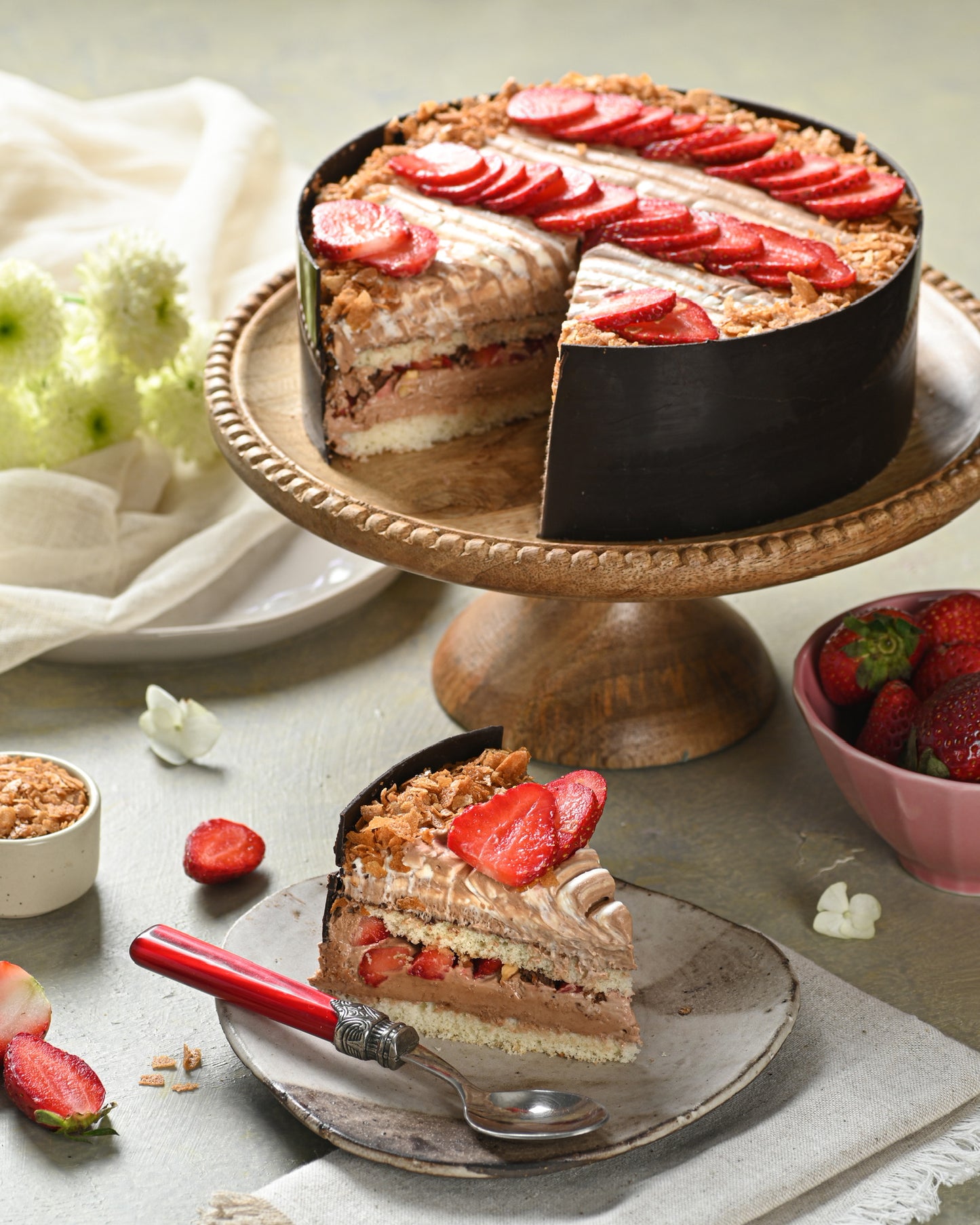 Nutella Strawberry Cake