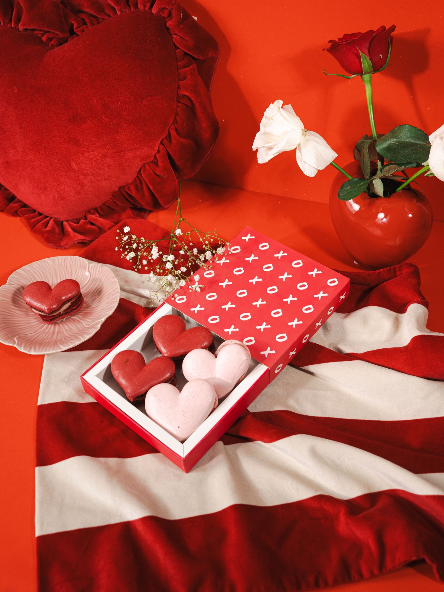 V-Day Macarons
