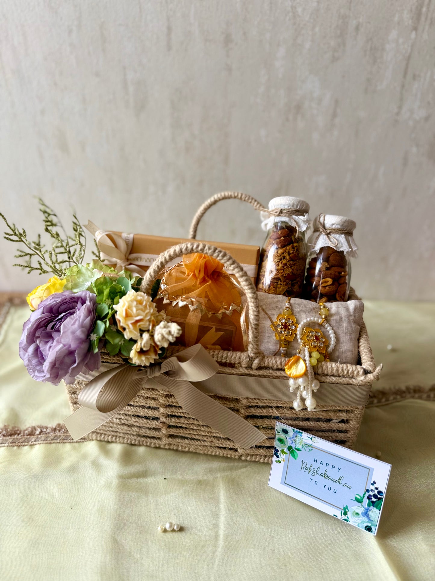 Rakhi Royale Bloom