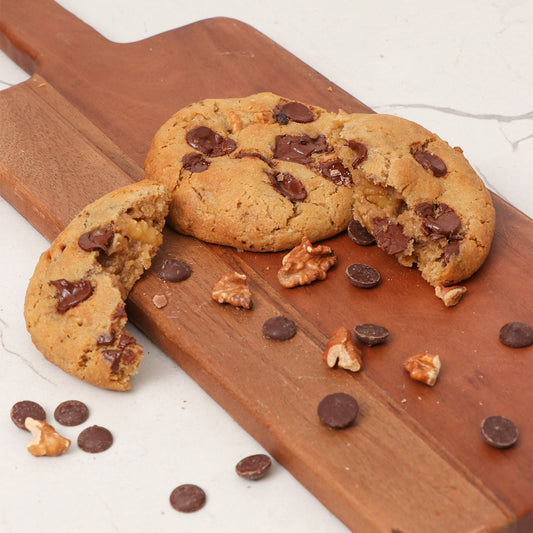 Walnut & Chocolate Chip Cookie